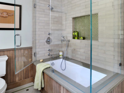Neutral and Traditional Bathroom