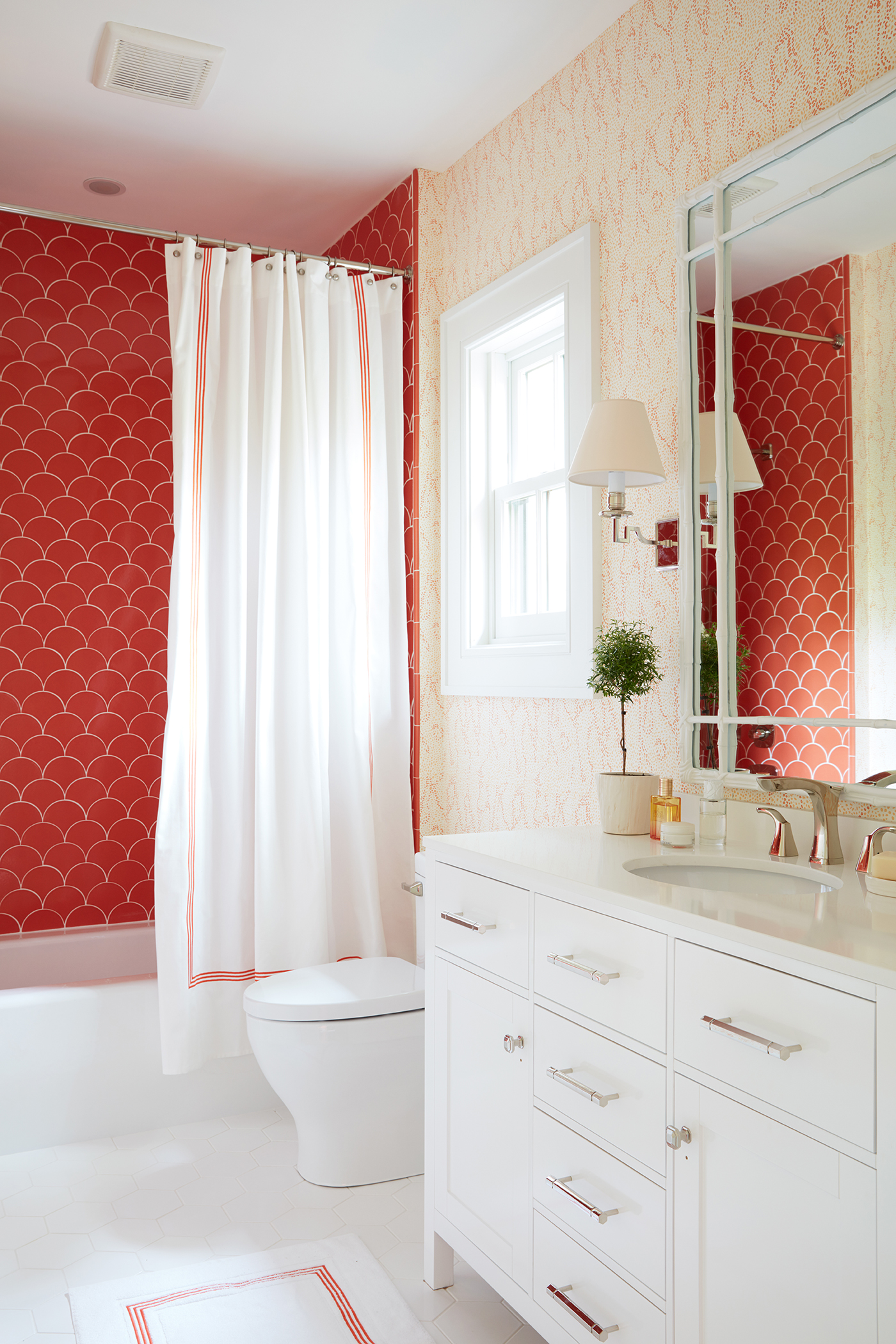 Ogee_Drops_6_Inch_Hexagon_Tangerine_White_Gloss_Coastal_Living_2016_Showhouse_Photographer_David.jpeg