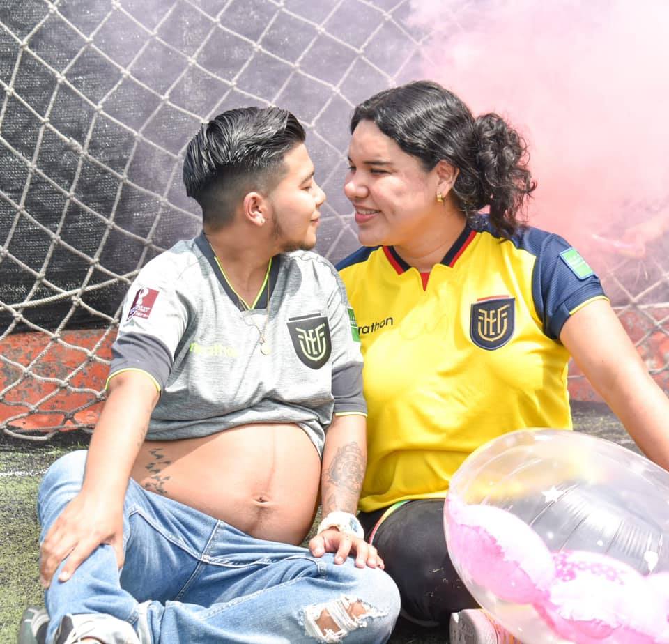 Pareja ecuatoriana de activistas trans tendrán a su primer bebé👶