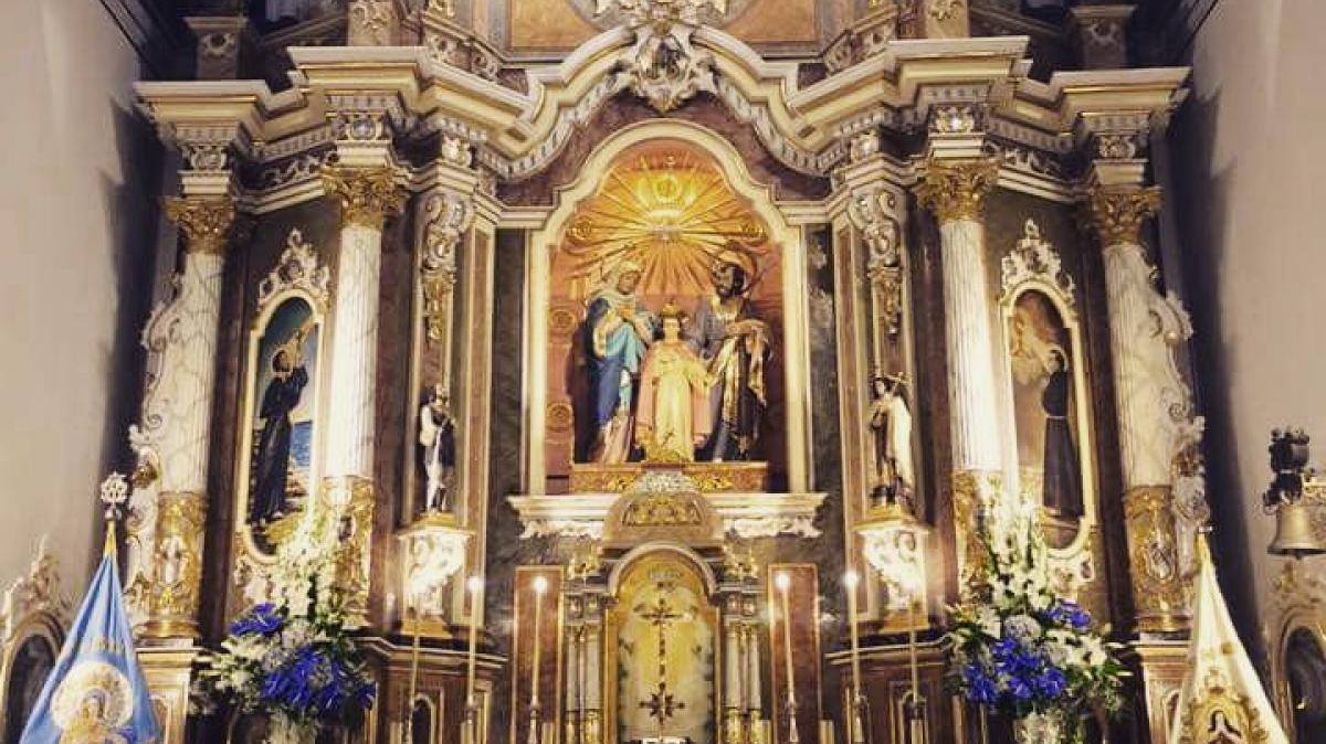 Prohíbe parroquia ser madrina de confirmación a joven lesbiana en España