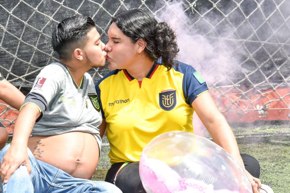 Pareja ecuatoriana de activistas trans tendrán a su primer bebé 👶