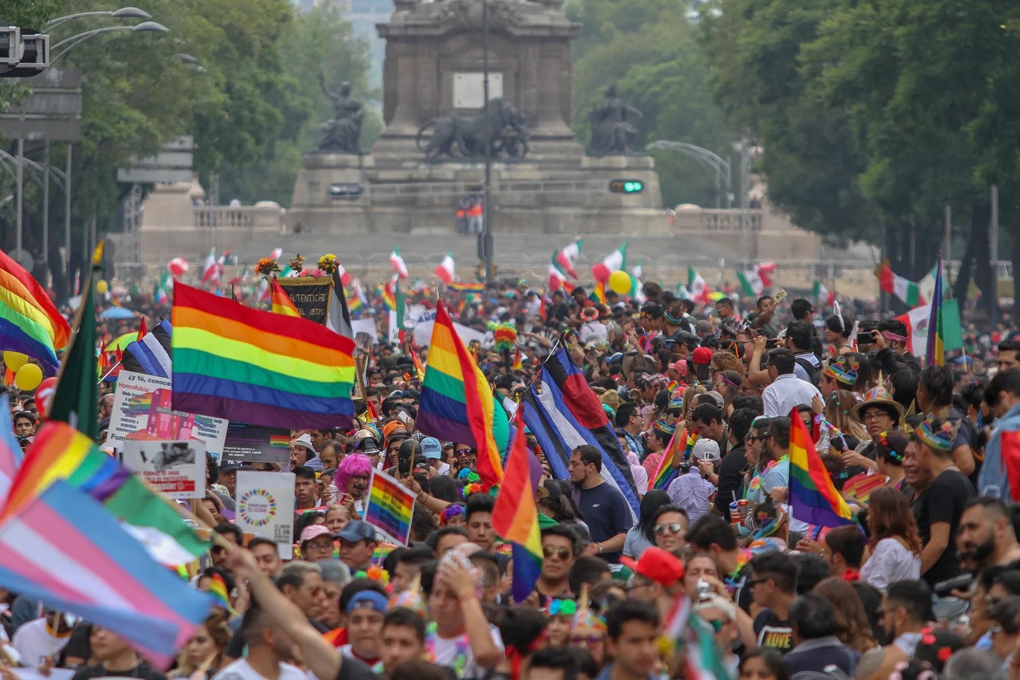 Exhorta Congreso de la CDMX a gobierno capitalino declarar Marcha del Orgullo y FIDS como Patrimonio Cultural Intangible