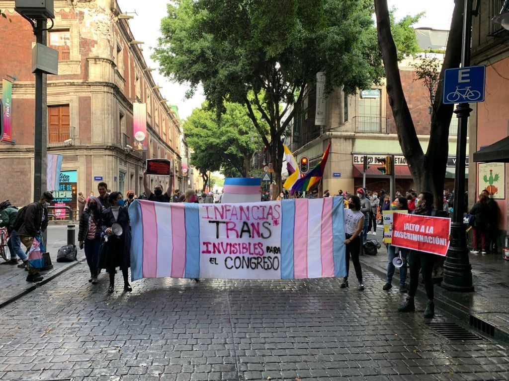 Colectivos exigen que la Ley de Infancias Trans sea sacada de la congeladora en CDMX 🏳️‍⚧️ 🏳️‍⚧️ 🏳️‍⚧️