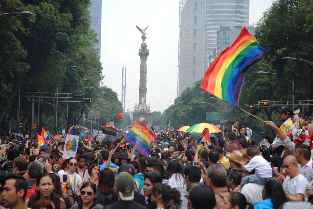 Tras observaciones, diputados aprueban dictamen de ley LGBTTTI+ en CDMX ⚖️ 🏳️🌈