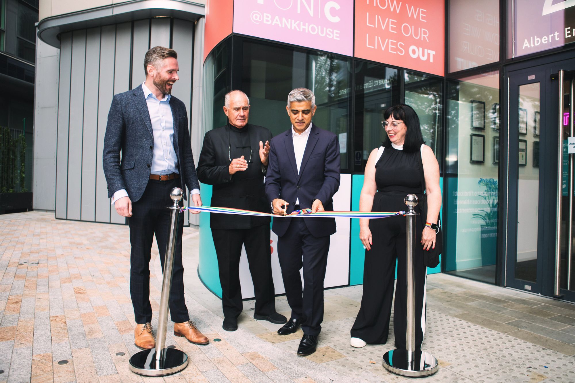 Inauguran primera comunidad de retiro para población LGBTTTI+ en Londres 🏡 🏳️‍🌈