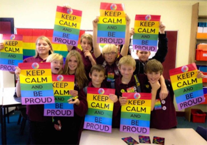 Obligatoria la enseñanza de la historia LGBTTTI+ en escuelas de Escocia 🏴 🏳️🌈 📚 👨🏫