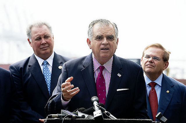 2013_01_raylahood
