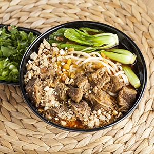 夜猫子餐厅-停用 - 酸辣牛肉面	