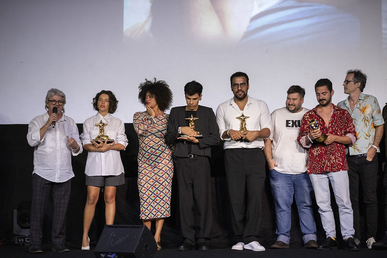 Equipe de Baby no palco do Odeon para receber o Troféu Redentor de Melhor Filme de Ficção - Foto: Christian Rodrigues