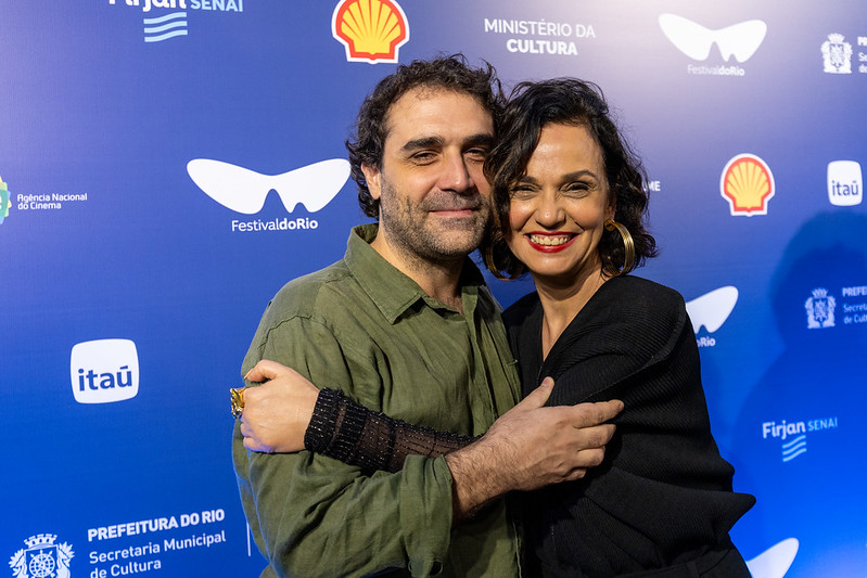 Pedro Freire e Yara de Novaes durante o Festival do Rio 2024 — Foto: Davi Campana/Festival do Rio