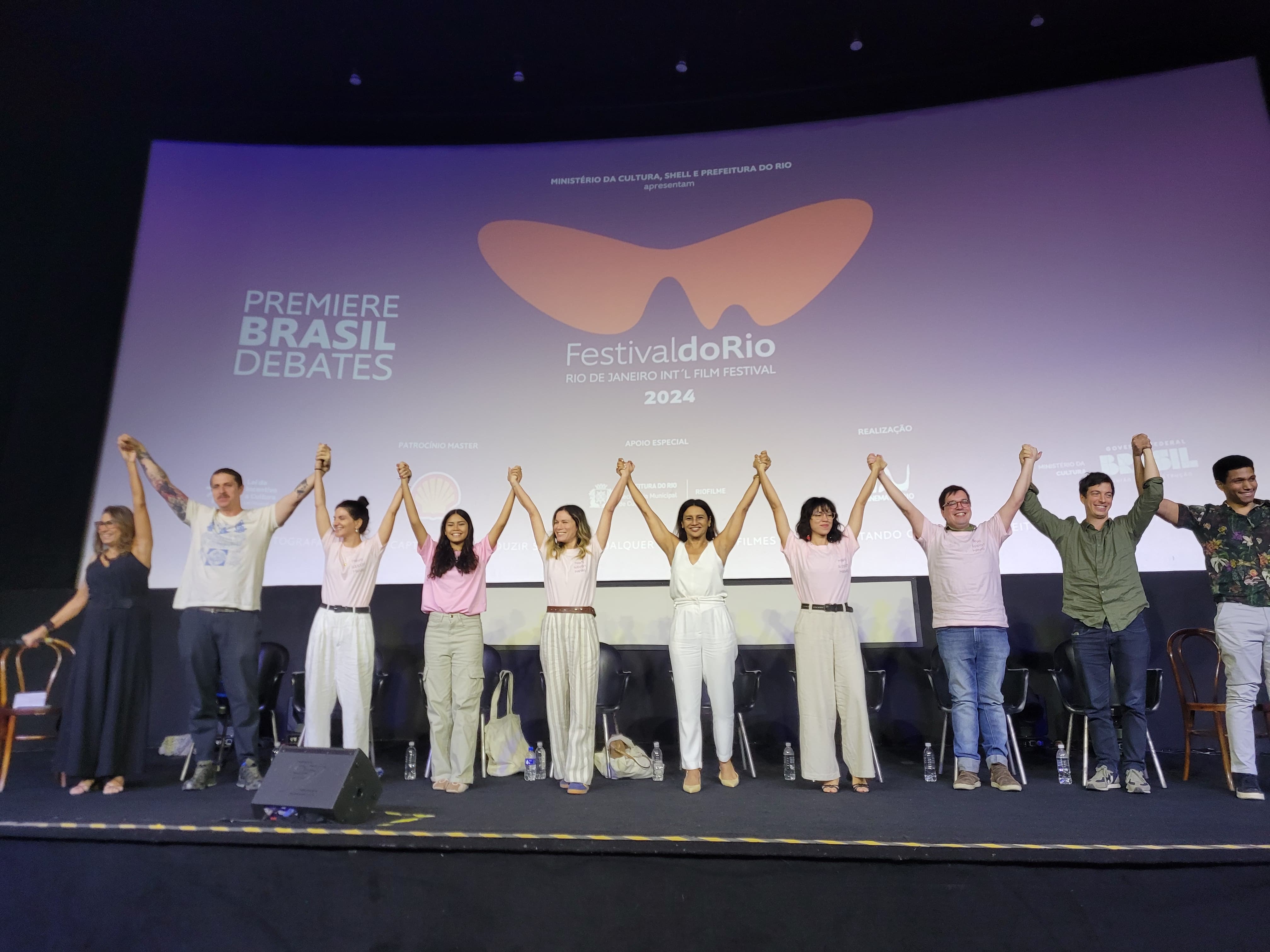 Elenco e equipe de Manas apresentam o filme no Cine Odeon - CCLSR - Foto: João Vitor Figueira