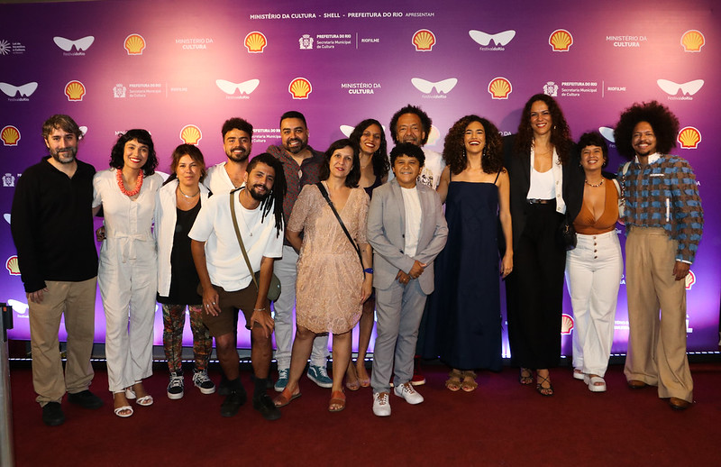 Equipe do longa-metragem O Silêncio das Ostras na sessão de gala do filme no Estação NET Gávea, no Festival do Rio 2024 — Foto: Cláudio Andrade/Festival do Rio