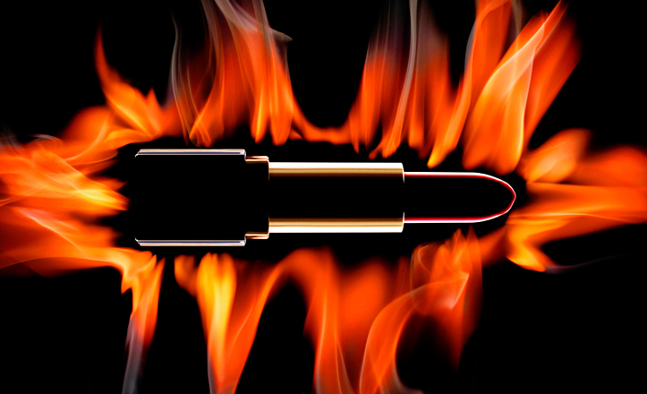 018-8500304_fire_lipstick-jpg