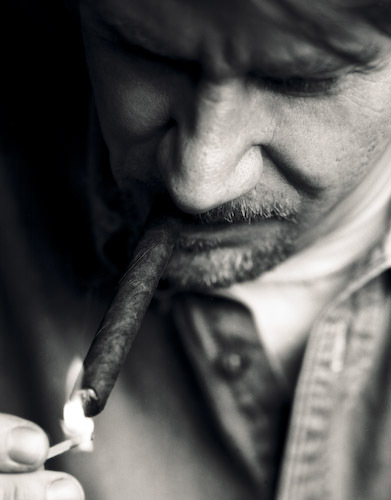 014-326randycigar-jpg