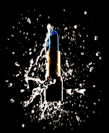 019-112019_water_lipstick-jpg