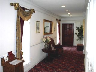            Lounge Entrance
