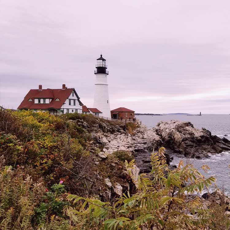 Cremation-Rhode-Island-Lighthouse