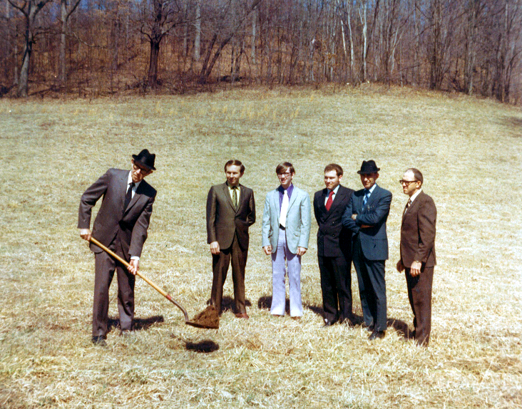 Ora and Marion Snyder, surrounded by their 13 children on the occasion of their 50th wedding anniversary in 1966 seated: Betty, Marion, Ora, Pat standing: Dick, Jim, Phil, Pete, Paul, Janet, Dave, Dan, Bob, Arden, Art 