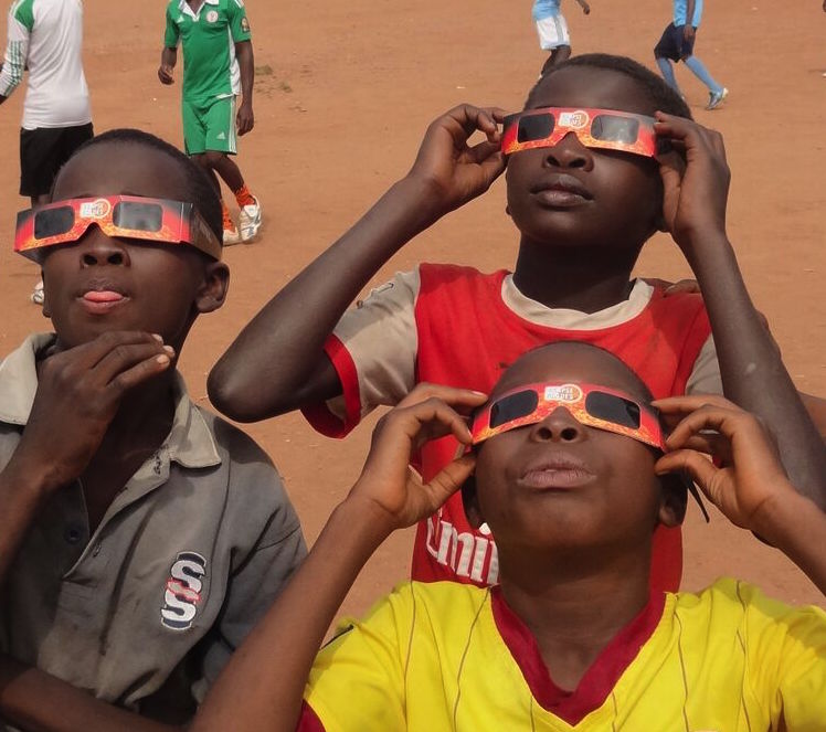 Nigerian children enjoying eclipse 2013