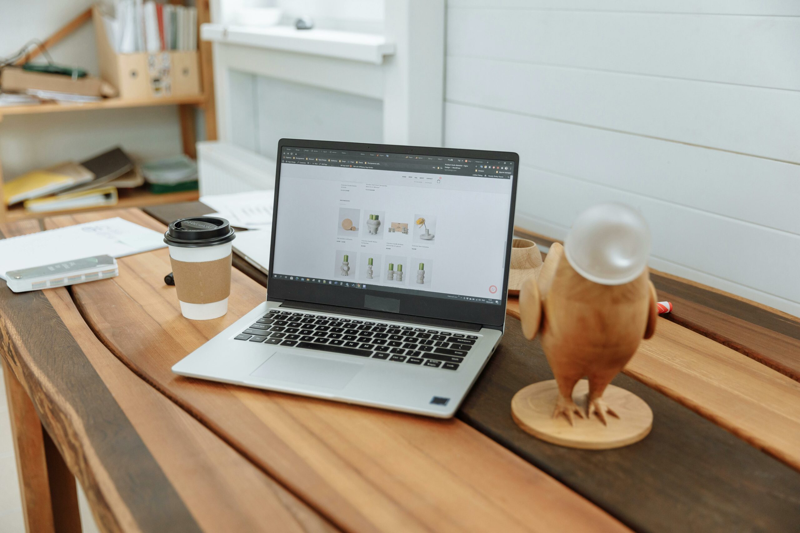 How to Attract the Right Customers to Your Website Without Relying on Paid Ads