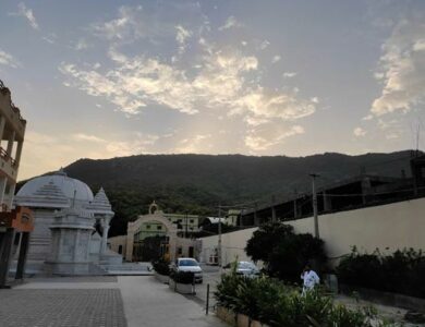 Seamless Spiritual Journeys: Girnar Darshan Jain Dharamshala Online Booking Guide