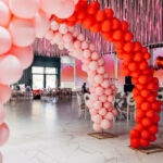 How Balloon Arches Influence Guest Experience and Event Photography
