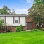 Should You Sell Your House for Cash or List on the Market?