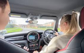 Driving Lessons in Kingswood – Learn to Drive with Confidence