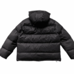 Hvorfor en Stussy Jakke passer til streetwear og casual mode