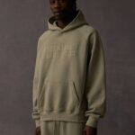 Essentials Hoodie Canada Provides Timeless Comfort for Urban Fashion Fans