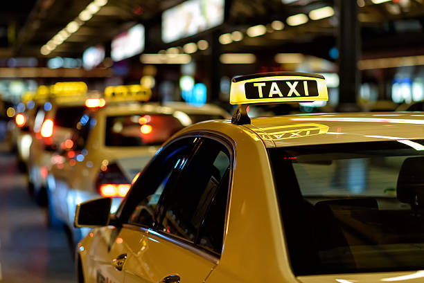 Swift Rides: Finding Reliable Nearby Taxis Anytime, Anywhere