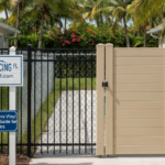 Aluminum Fence vs Vinyl Fence: A Clear Guide for Florida Homes