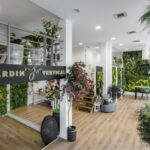Jardines verticales artificiales: verde moderno sin mantenimiento