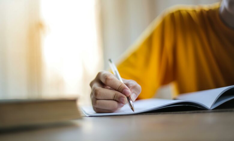 Academic Risk Management Through External Course Support