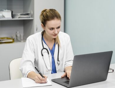 How Dermatology Scribes Are Changing the Way Clinics Operate How Dermatology Scribes Are Changing the Way Clinics Operate