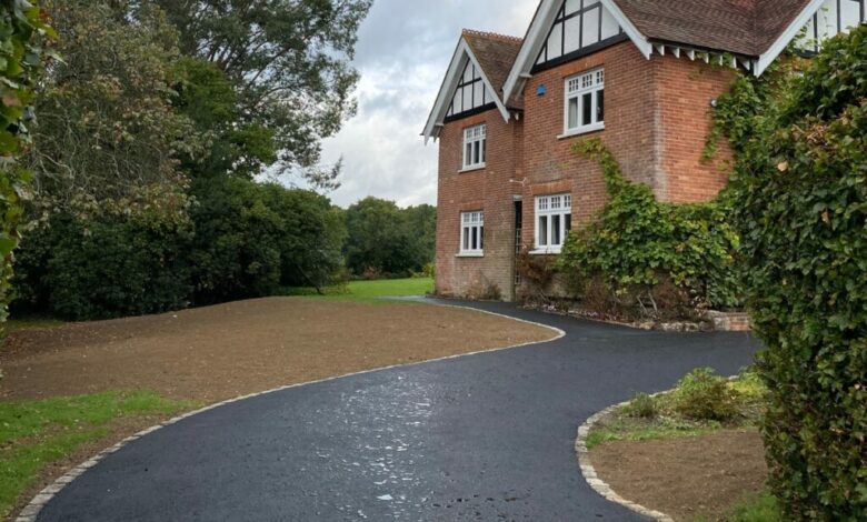 How Can Tarmac Driveways Neath Improve Kerb Appeal?