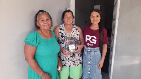Igreja visita moradores do entorno e fortalece presença comunitária em Eunápolis