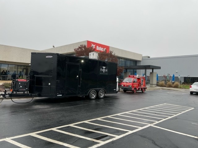 Food/beverage vendors outside of Doosan Bobcat