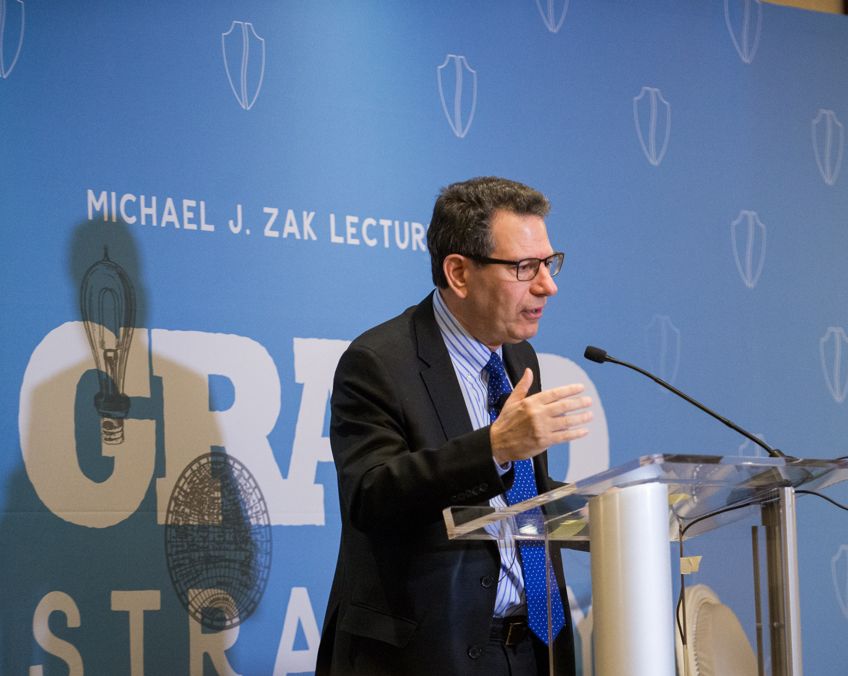 Write ‘what is absolutely true in your eyes,’ says best-selling author