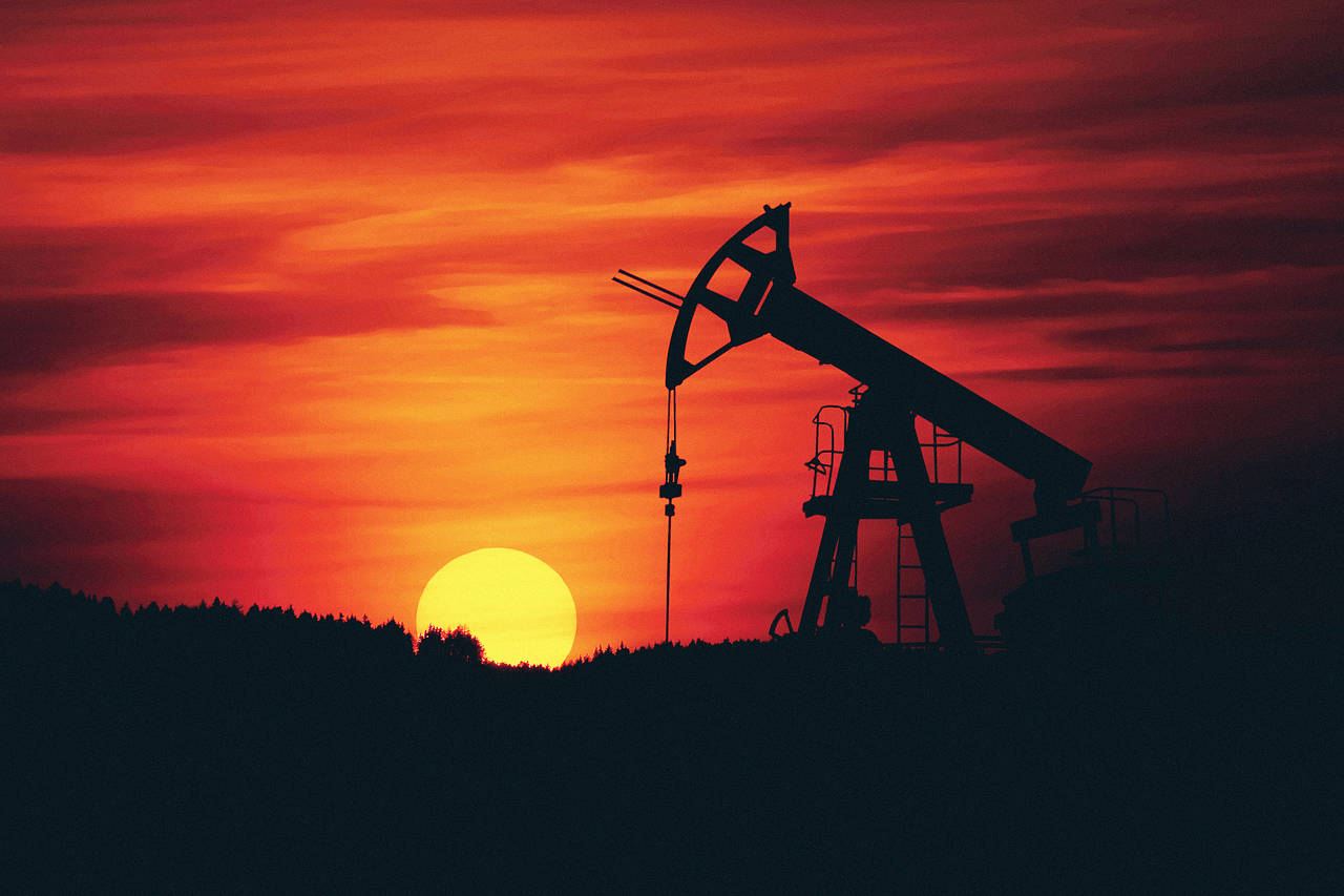Venezuelan Oil Output Could Be Halved Without Chevron Waiver - 
