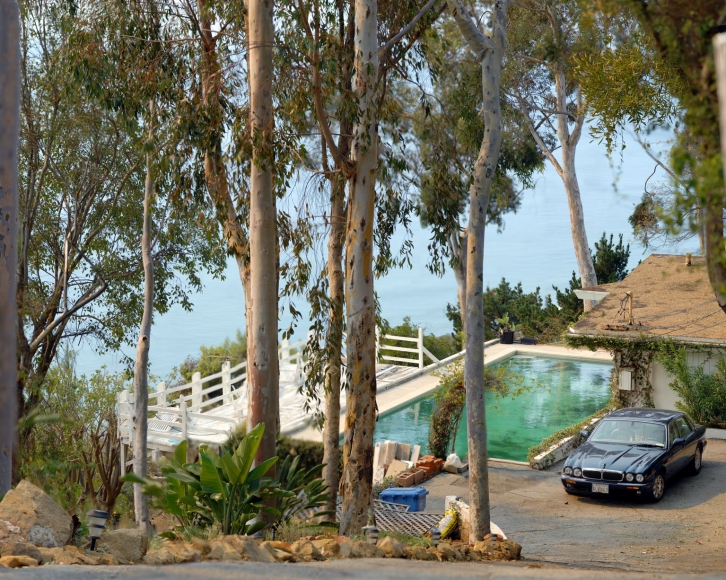 Malibu Pool, 2008, Chromogenic color print