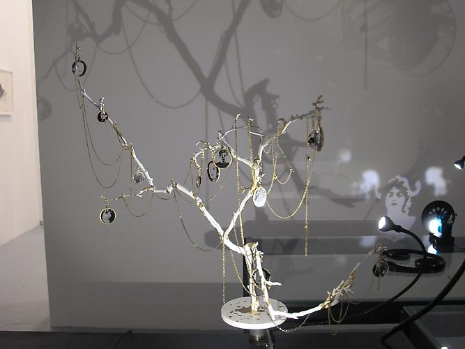 Ofri Cnaani, The Bird Woman Machine, 2012