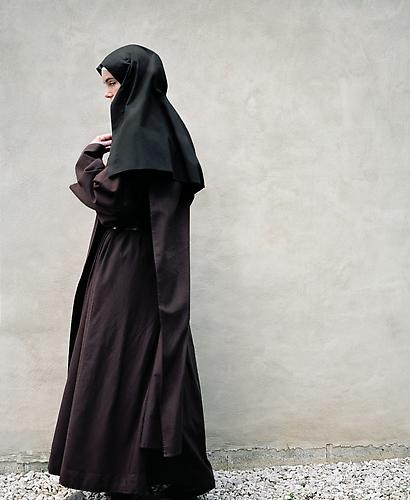 Lili Almog, Outdoor Portrait #14, 2005