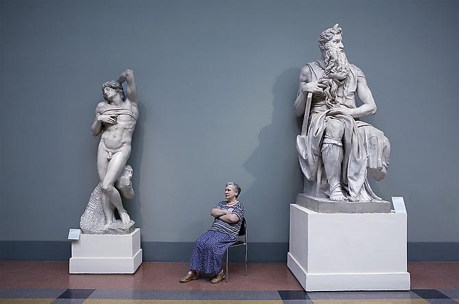 Andy Freeberg, Michelangelo's Moses and The Dying Slave, Pushkin State Museum of Fine Arts, 2008