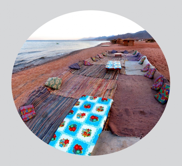 BARRY FRYDLENDER, Tondo Sinai (Dream, Sinai), 2004