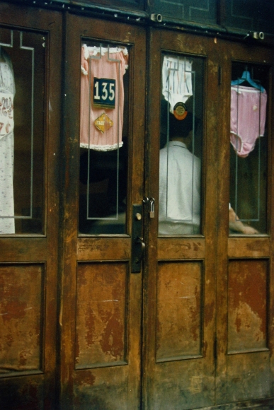 Saul Leiter: Early Color - Exhibitions - Howard Greenberg ...