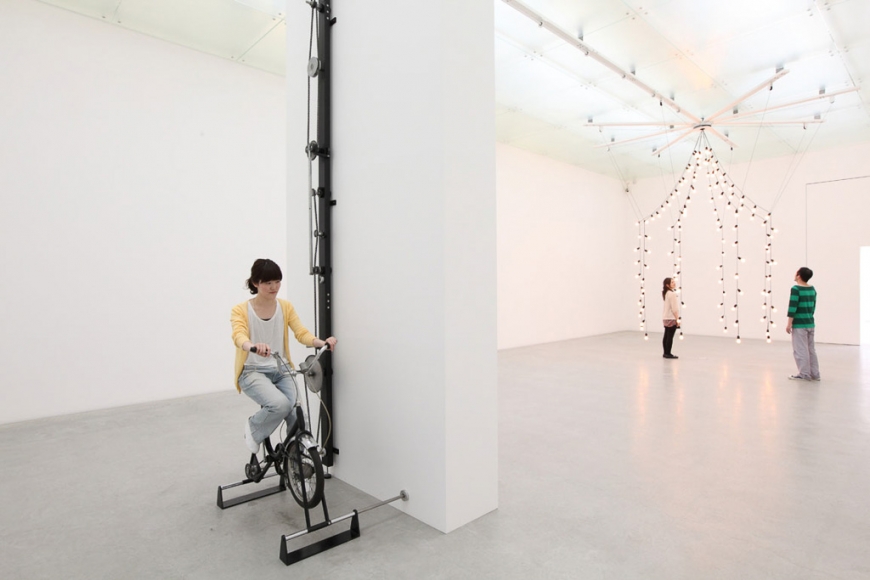 Jeppe Hein, Installation view: 360°, 21st Century Museum of Contemporary Art, 2011