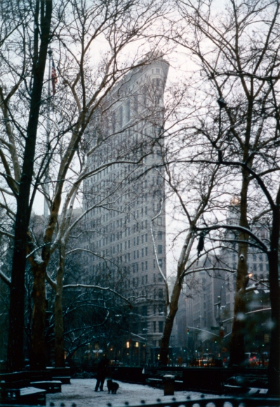 Karen Kilimnik, The Flat Iron Building, New York, 1903, 2002