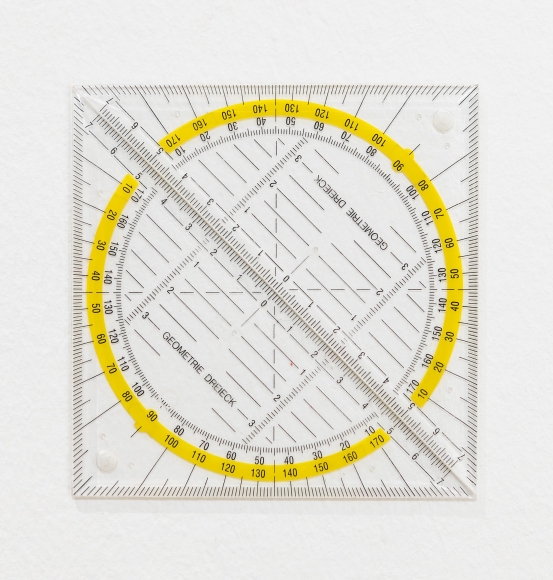 Ceal Floyer, Circle, 2015