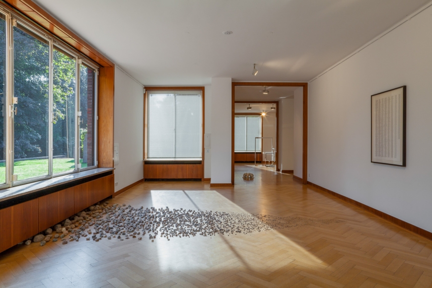 Alicja Kwade, 1417 + (16.08.2013), 2013, Installation view: Degree of Certainty, Museum Haus Esters, 2013